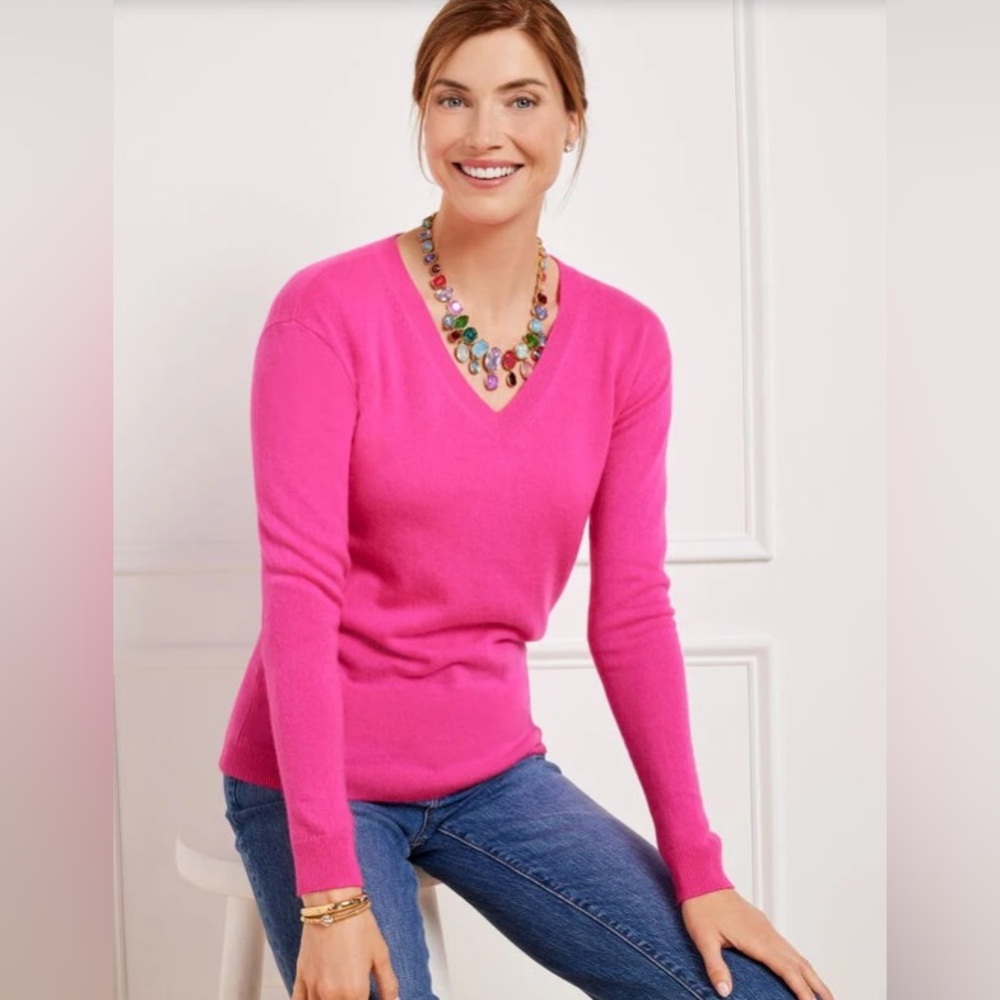 Enzo Mantovani 100% Cashmere V-neck Sweater in Raspberry/Pink Size Small